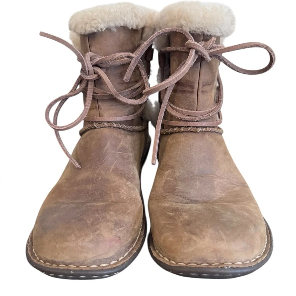 UGG Caspia Winter Boots Womens 7 Leather Sheepskin Lace Pull‎ On Tan Brown